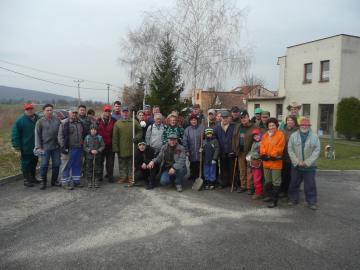 Jarné upratovanie 6.4.2013 Jarné upratovanie 6.4.2013