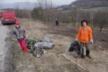 Jarné upratovanie 6.4.2013 Jarné upratovanie 6.4.2013