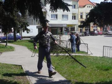 Jarné upratovanie - námestie Jarné upratovanie - námestie