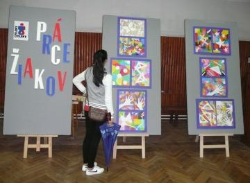 Výstava výtvarných prác detí Zš Oslany a Zuš Veľké Výstava výtvarných prác detí Zš Oslany a Zuš Veľké