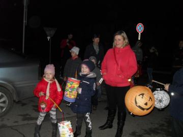 Lampiónový sprievod 10.11.2015 Lampiónový sprievod 10.11.2015