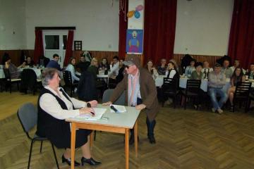 pochovávanie basy - zábava pochovávanie basy - zábava